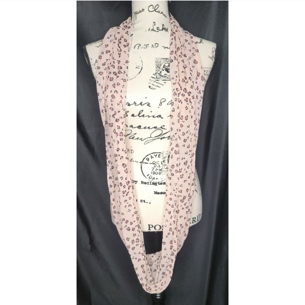 Leopard Print Scarf - Picture 2 of 8